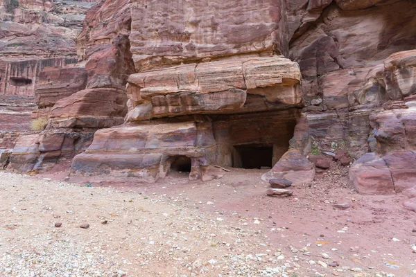 Ουάντι Μούσα Ιορδανία Δεκεμβρίου 2018 Τεχνητές Σπηλιές Λαξευμένες Στο Κόκκινο — Φωτογραφία Αρχείου