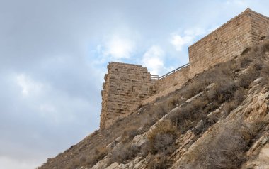 Al Jaya, Jordan, 06 Aralık 2018: Kül Shubak, Ürdün'de Al Jaya şehir yakınlarındaki bir tepe üzerinde duran ortaçağ kalesi kalıntıları