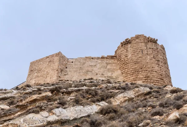 Al Jaya, Jordan, 06 Aralık 2018: Kül Shubak, Ürdün'de Al Jaya şehir yakınlarındaki bir tepe üzerinde duran ortaçağ kalesi kalıntıları