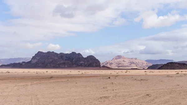 Fascynujące Piękno Pustyni Wadi Rum Pobliżu Miasta Akaba Jordanii — Zdjęcie stockowe