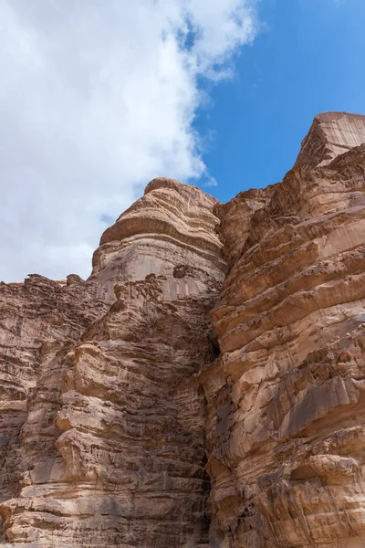 Alta Gama Montanhas Deserto Wadi Rum Perto Cidade Aqaba Jordânia — Fotografia de Stock