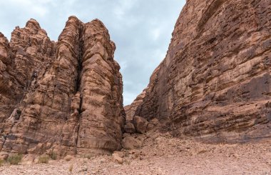 Wadi Rum çölde Ürdün Akabe city yakınındaki büyüleyici güzelliği