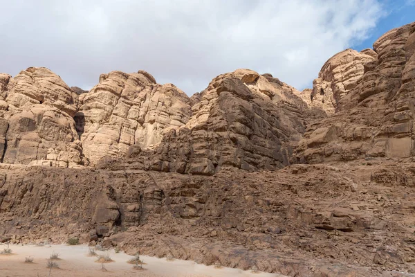 Μεγάλη Οροσειρά Της Ερήμου Του Wadi Rum Κοντά Πόλη Άκαμπα — Φωτογραφία Αρχείου