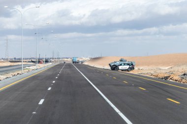 Maan, Jordan, 07 Aralık 2018: Jordan'ın trafik polisi ve askeri polis Maan şehir Ürdün yakın şehirlerarası rota koruma