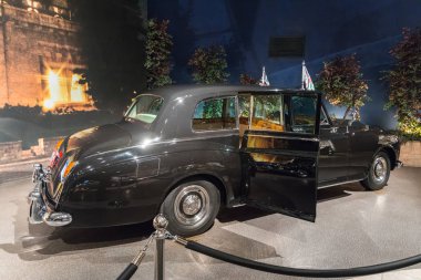Amman, Ürdün, 07 Aralık 2018: Rollce-Royce Phantom V 1961 (5lbbx 62) tarihlerinde Amman, Jordan'ın başkenti Kral Abdullah II araba müzesinde sergi.