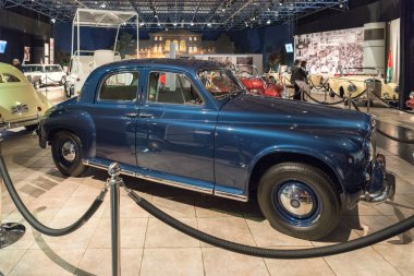 Amman, Ürdün, 07 Aralık 2018: Rover P4-75 1952, Amman, Jordan'ın başkenti Kral Abdullah II araba Müzede Sergi.