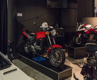 Amman, Ürdün, 07 Aralık 2018: Bmw 1000cc motosiklet Amman, Jordan'ın başkenti Kral Abdullah II araba müzesinde sergi.