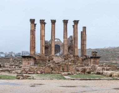 : Jerash, Jordan, 08 Aralık 2018: Büyük Roma şehir yılında 749: Jerash şehri Ürdün'de bulunan, bir deprem tarafından yok: Jerash - Gerasa, kalıntıları Artemis Tapınağı kalıntıları