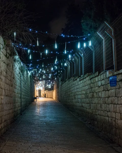 Jerozolima Izrael Grudnia 2018 Świecące Światła Wieczorem Świątecznie Udekorowane Świąteczne — Zdjęcie stockowe