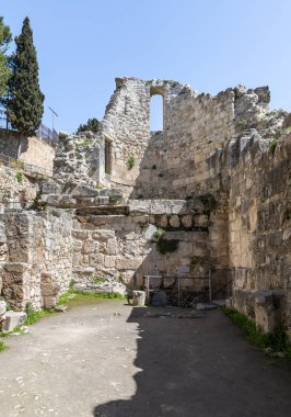 Avlunun havuzları Bethesda eski şehir Kudüs, İsrail'in antik kalıntılar