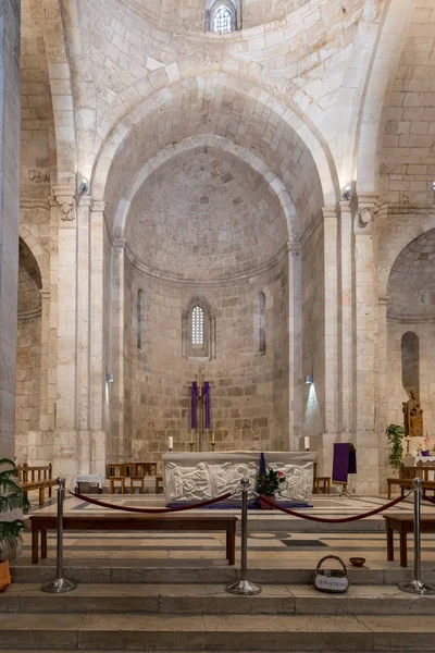 Ana salona havuzları Bethesda Kudüs, İsrail'in eski kentin yakınındaki Saint Anne kilise içinde