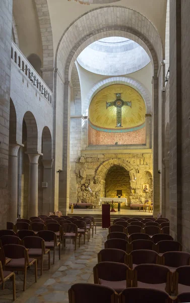 Sala de oración en la iglesia en el Lugar Santo de las hermanas Notre Dame de Sion cerca de la Puerta del León en la antigua ciudad de Jerusalén, Israel — Foto de Stock