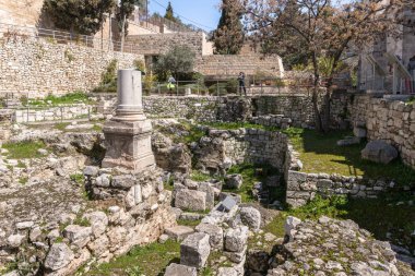 Avlunun havuzları Bethesda eski şehir Kudüs, İsrail'in antik kalıntılar