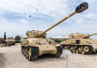 Amerikan tankı Sherman T-51, Israil 'in Latrun 'da Zırhlı Kolordu Müzesi 'nin yakınında, Memorial sitesinde