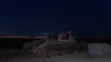 Gece 77 oz taburu 'na düşmüş askerler için bir anıt yer. Öldürülen tank Tears Vadisi 'nde savaş alanında, 1973 kıyamet savaşı beri, Israil Golan Heights üzerinde