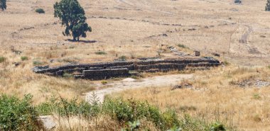 İsrail'deki Golan Tepeleri'ndeki Kıyamet Savaşı'ndan (Yom Kippur Savaşı) beri kalan savaş sığınağı kalmıştır.