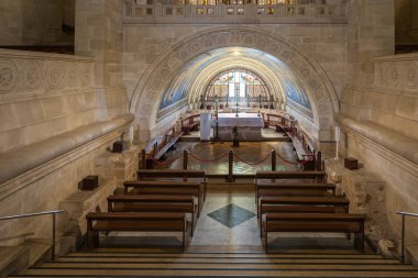 İsrail'in Nasıra kenti yakınlarındaki Tavor Dağı'nda bulunan Katolik Hıristiyan Transfigürasyon Kilisesi'nin merkez salonundaki dua salonu
