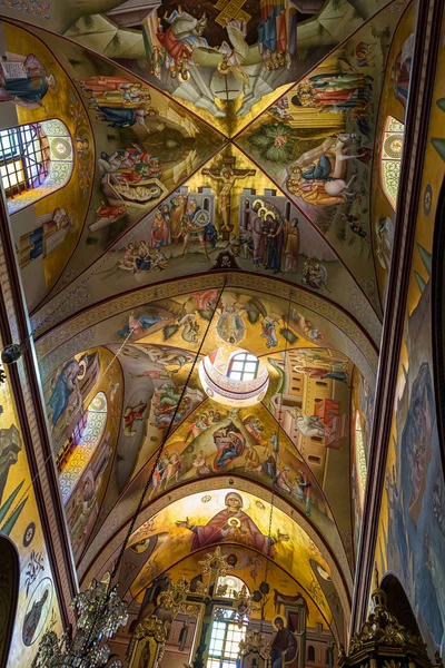 Teto pintado com cenas das escrituras no Mosteiro Ortodoxo Grego da Transfiguração localizado no Monte Tavor, perto de Nazaré, em Israel — Fotografia de Stock