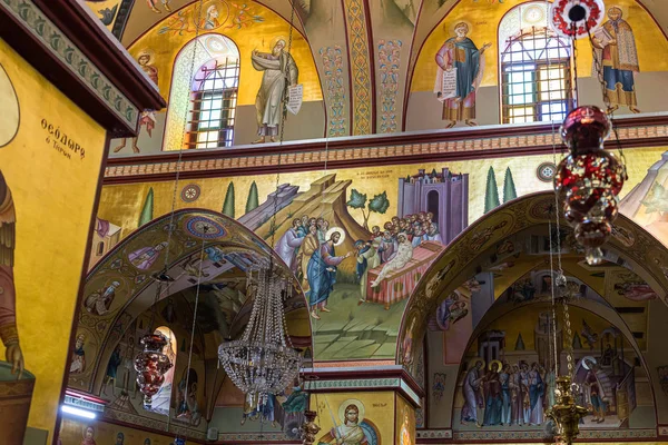 El interior del monasterio ortodoxo griego de la Transfiguración situado en el Monte Tavor cerca de Nazaret en Israel — Foto de Stock