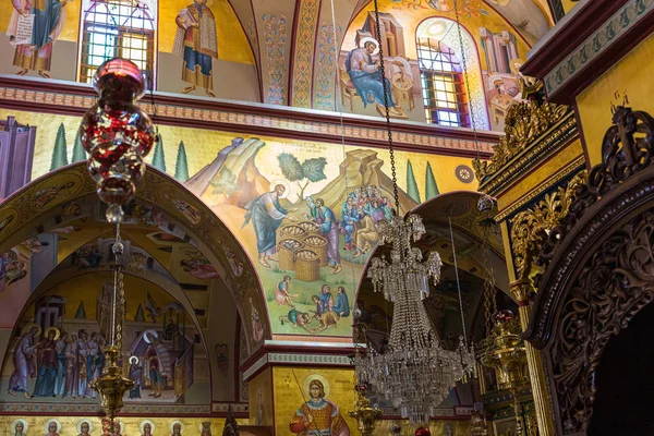 El interior del monasterio ortodoxo griego de la Transfiguración situado en el Monte Tavor cerca de Nazaret en Israel —  Fotos de Stock