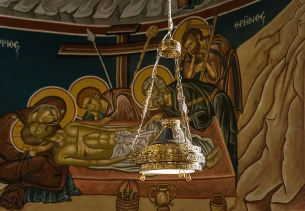 Decorative chandelier hanging in the Church of St. John the Baptist in the Old City in Jerusalem, Israel — Stock Photo, Image