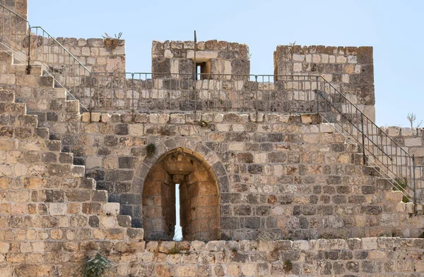 Parte da muralha da fortaleza perto do Monte do Templo perto da Porta do Dung na Cidade Velha em Jerusalém, Israel — Fotografia de Stock