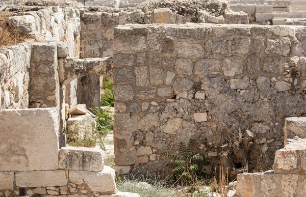 Sitio arqueológico cerca de las murallas del Monte del Templo cerca de la Puerta del estiércol en la Ciudad Vieja de Jerusalén, Israel — Foto de Stock