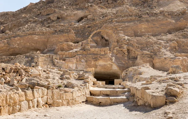 İsrail 'deki Yahudi çölünde tütsü yolunda yer alan Nabataean şehri Avdat yakınlarındaki yerleşim yerlerinin kalıntıları. Unesco Dünya Mirasları Listesine dahil edilmiştir..
