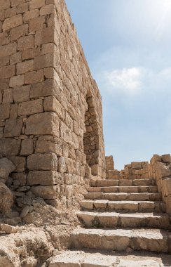 Doğu Gözetleme Kulesi, İsrail 'deki Judean çölünde tütsü yolunda yer alan Nabataean şehri Avdat' ın kalıntıları üzerinde yer alıyor. Unesco Dünya Mirasları Listesine dahil edilmiştir..