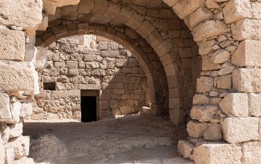 Doğu Gözetleme Kulesi, İsrail 'deki Judean çölünde tütsü yolunda yer alan Nabataean şehri Avdat' ın kalıntıları üzerinde yer alıyor. Unesco Dünya Mirasları Listesine dahil edilmiştir..
