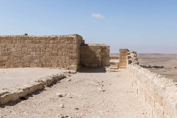 Руїни Набатейського місто Avdat, розташований на пахощі шлях в пустелі юдейські в Ізраїлі. Він включений в список Всесвітньої спадщини ЮНЕСКО. — стокове фото