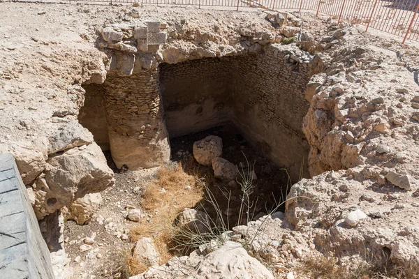 Las ruinas de la sala subterránea en la ciudad nabatea de Avdat, ubicada en la carretera del incienso en el desierto de Judea en Israel. Está incluido en la Lista del Patrimonio Mundial de la UNESCO . — Foto de Stock