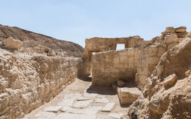 İsrail 'deki Yahudi çölünde tütsü yolunda yer alan Nabataean şehri Avdat yakınlarındaki yerleşim yerlerinin kalıntıları. Unesco Dünya Mirasları Listesine dahil edilmiştir..