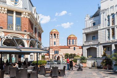 Batumi Piazza Meydanı ve Gürcistan 'ın başkenti olan Batumi şehrinin eski bölümündeki St. Nicolas Kilisesi.