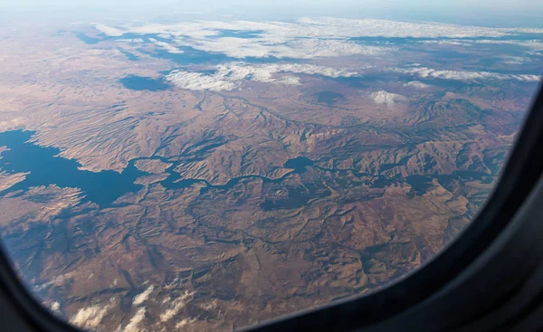 Vista del mar Mediterráneo y las islas de Grecia desde el iluminador del avión volador —  Fotos de Stock