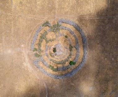 Bronz Çağı 'nın başlarındaki Megalitik kompleksinin kalıntıları - Rujum Al-Hiri - Gilgal Rephaem - İsrail' in Golan Tepeleri 'nde