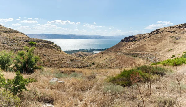 ガリラヤ湖の北イスラエルのゴラン高原にある丘からのパノラマビュー — ストック写真