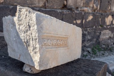 MÖ 3. yüzyılın Yunan - Roma şehrinin kalıntılarında kalan sütunlar - MS 8. yüzyılda Hippus - Galile Denizi yakınlarındaki Golan Tepelerinde Susita - Kineret, İsrail