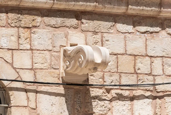 Jerusalém Israel Junho 2020 Esculpido Mármore Branco Calha Decorativa Parede — Fotografia de Stock