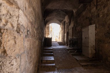 Kudüs, İsrail, 13 Haziran 2020: İsrail 'in Kudüs kentindeki boş turist Maalot E-Khanka Caddesi