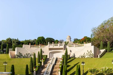 Hayfa, İsrail, 13 Haziran 2020: Sderot Ben Gurion Caddesi 'nden İsrail' in Hayfa kentindeki Bahai Garden 'a