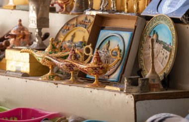 Kudüs, İsrail, 13 Haziran 2020: İsrail 'in eski Kudüs kentindeki Arap Mahallesi' nde hediyelik eşya satan bir hediyelik eşya dükkanında.