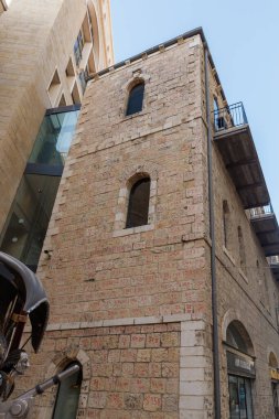 Kudüs, İsrail, 13 Haziran 2020: Kudüs 'teki Jaffa Kapısı yakınlarındaki Mamila Eski Binası