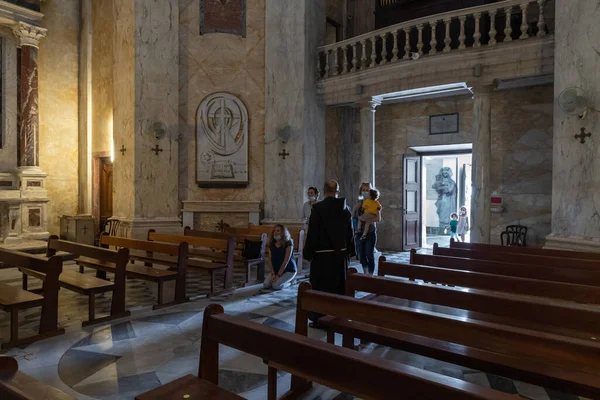 Haifa Israel July 2020 Group Believers Visit Stella Maris Monastery — Stock Photo, Image