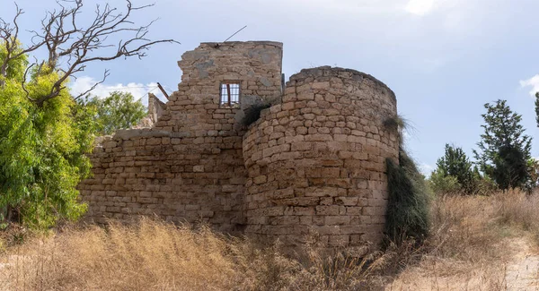 카프라 요새의 폐허가 그것은 가이사랴 군주의 소유물이었으며 주인들의 재산이 되었다 — 스톡 사진