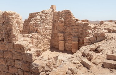 Shivta - Güney İsrail 'de bir ulusal park, Negev' in kuzeyinde antik bir Nabatean şehrinin kalıntılarını içerir..
