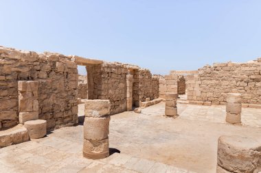 Shivta - Güney İsrail 'de bir ulusal park, Negev' in kuzeyinde antik bir Nabatean şehrinin kalıntılarını içerir..