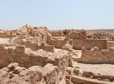 Shivta - Güney İsrail 'de bir ulusal park, Negev' in kuzeyinde antik bir Nabatean şehrinin kalıntılarını içerir..