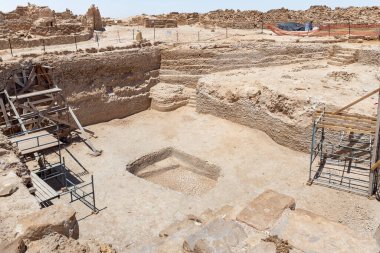 Shivta - Güney İsrail 'de bir ulusal park, Negev' in kuzeyinde antik bir Nabatean şehrinin kalıntılarını içerir..