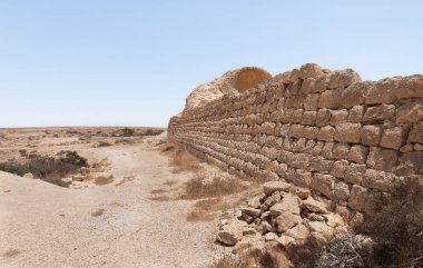 Shivta - Güney İsrail 'de bir ulusal park, Negev' in kuzeyinde antik bir Nabatean şehrinin kalıntılarını içerir..